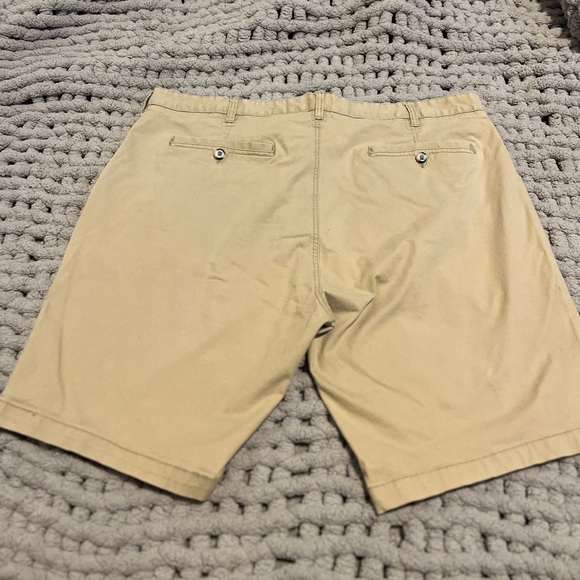 Daniel Hechter Men's Beige Shorts Size 46 - Picture 5 of 7